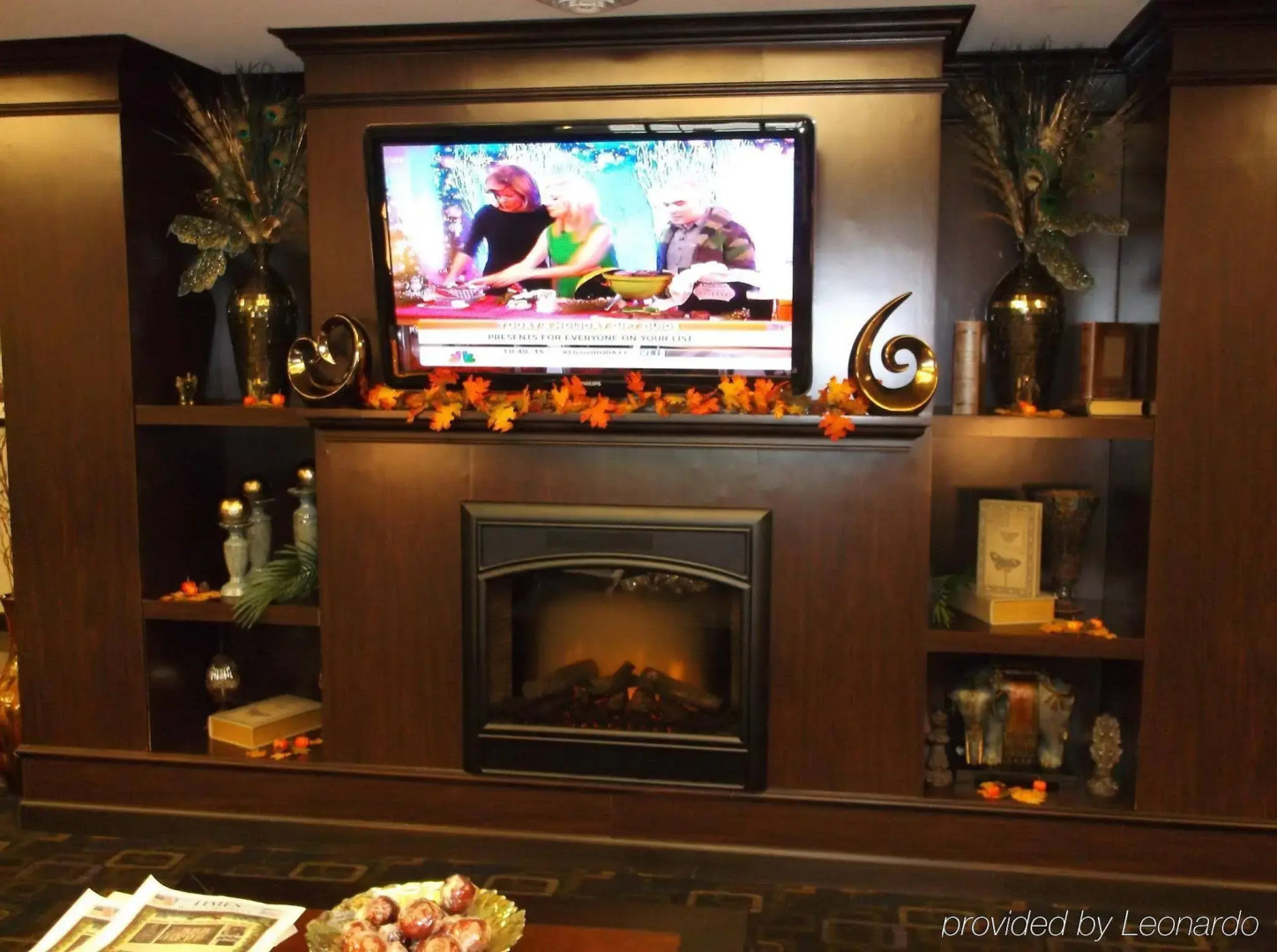 Holiday Inn Express and Suites Fairmont by IHG