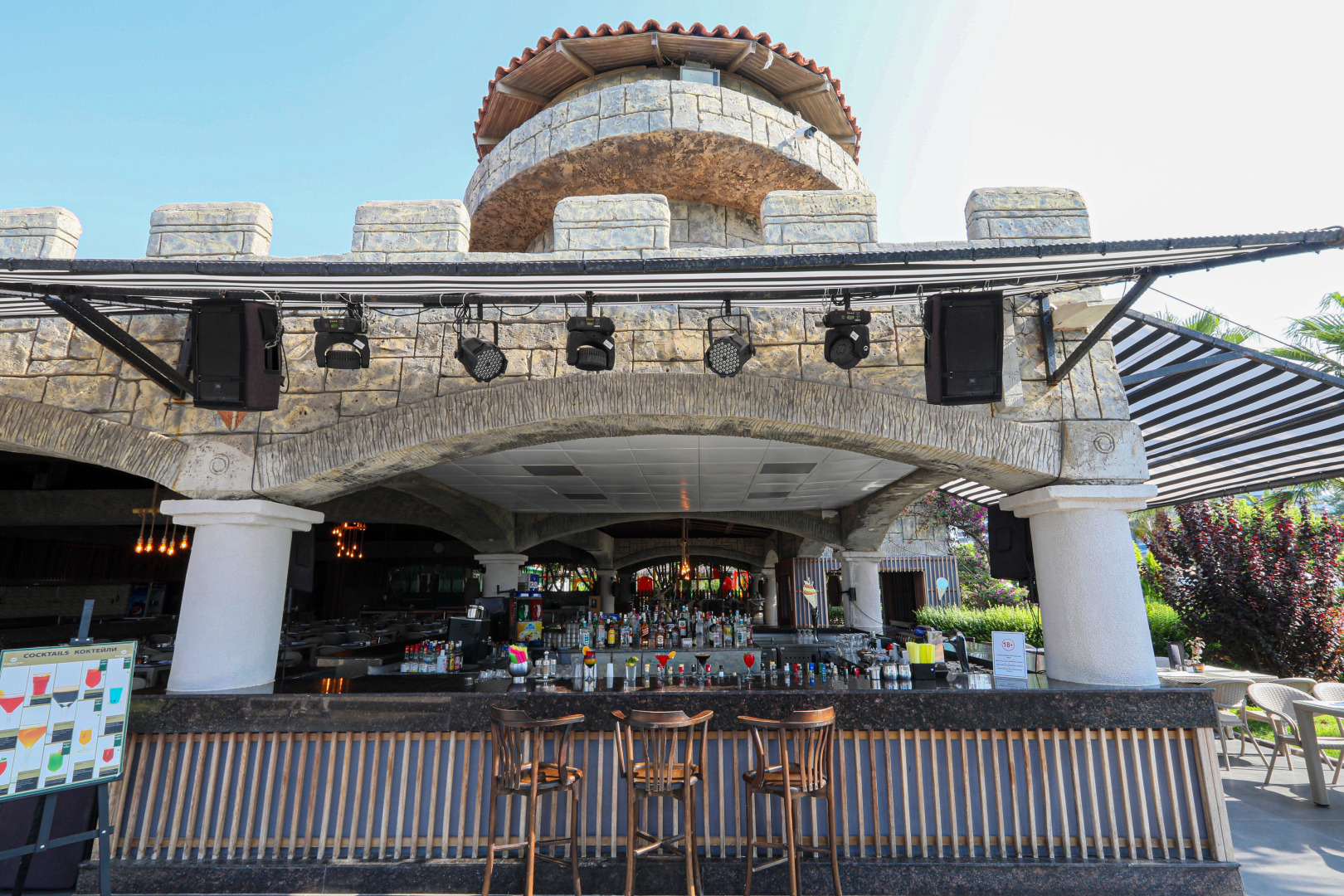 Sherwood Exclusive Lara