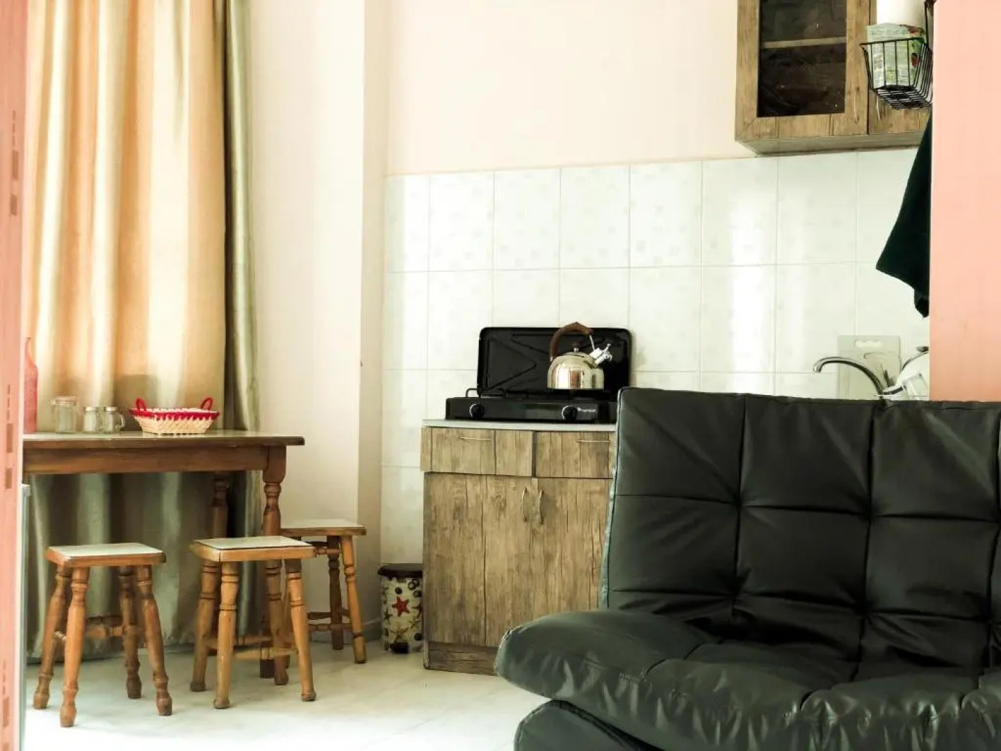 Old House Apartments