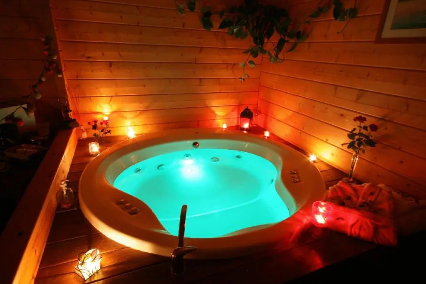 Spa Chalets In Olive Grove