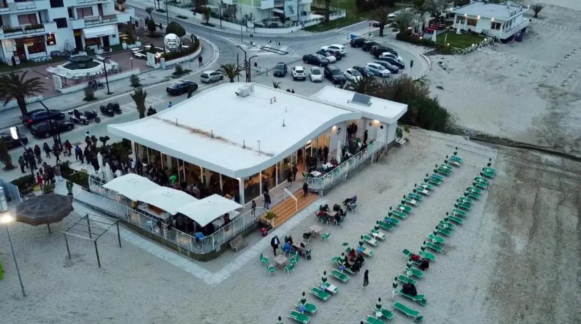 Le Rose Beach & Suites