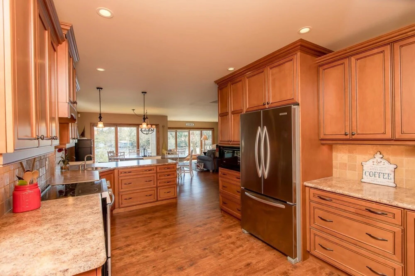 Endless Summers ~ Fabulous oasis with a designer’s touch!