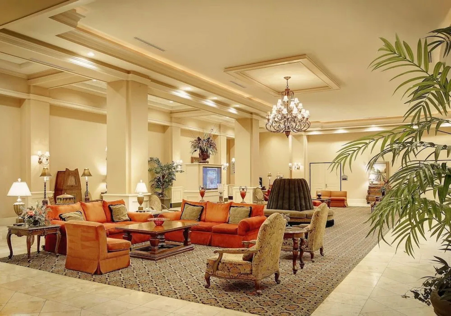 The Grand Hotel - Salem