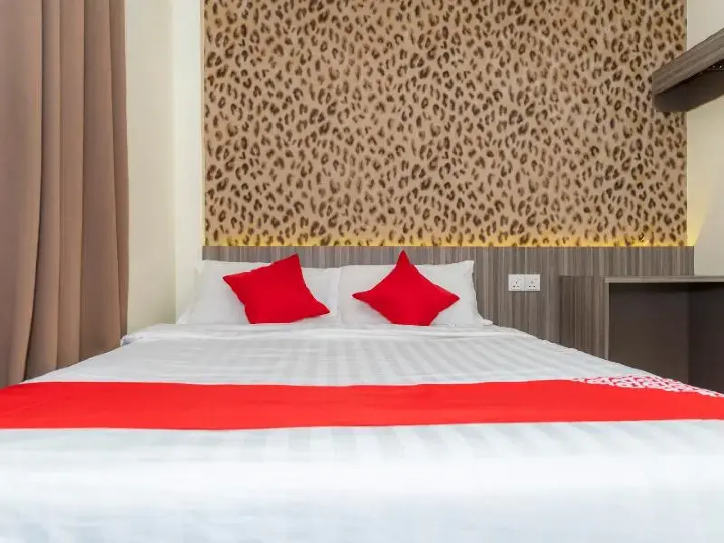 OYO 1140 Mk Paradise Hotel