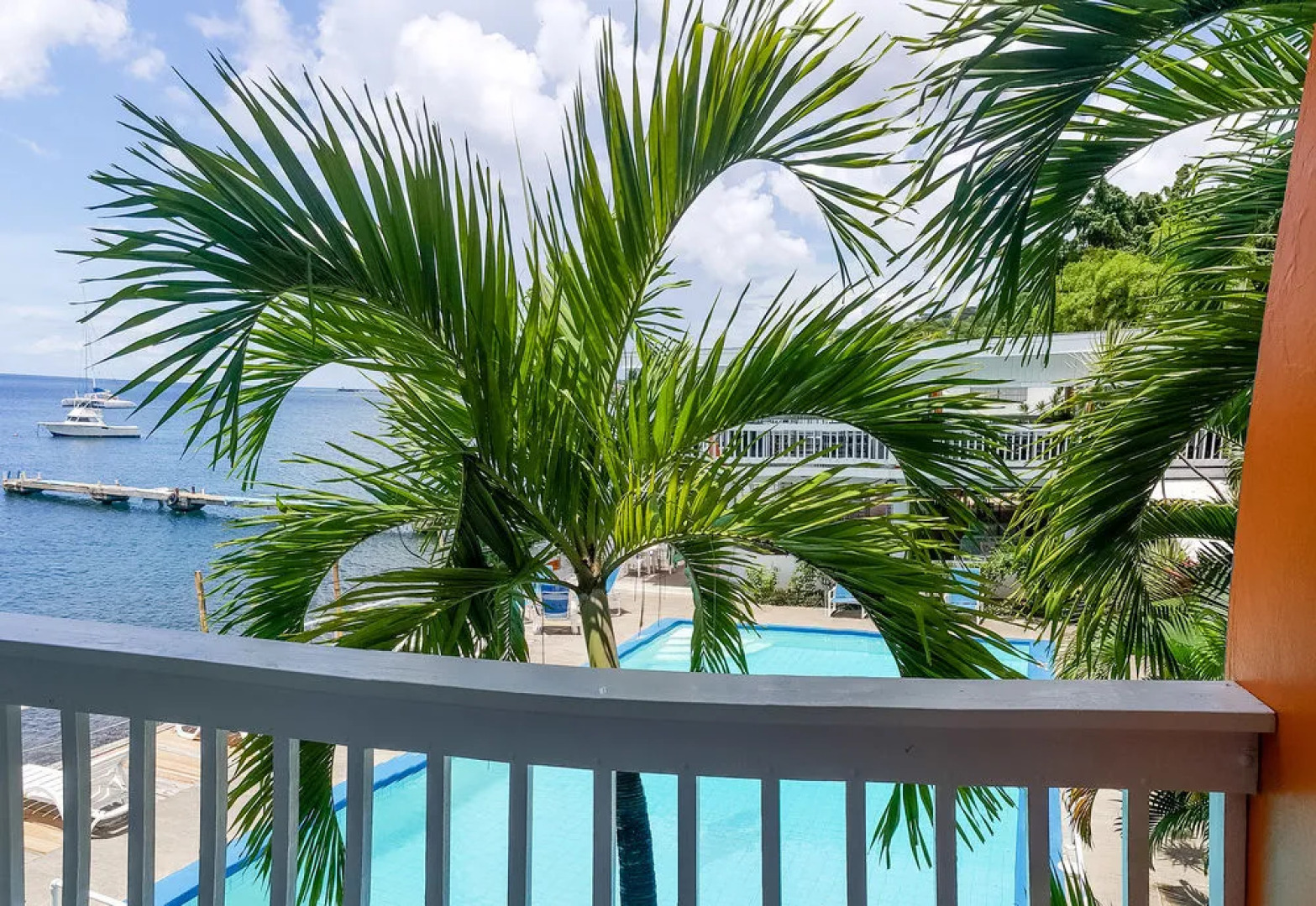 Anchorage Hotel, Whale Watch & Dive Center