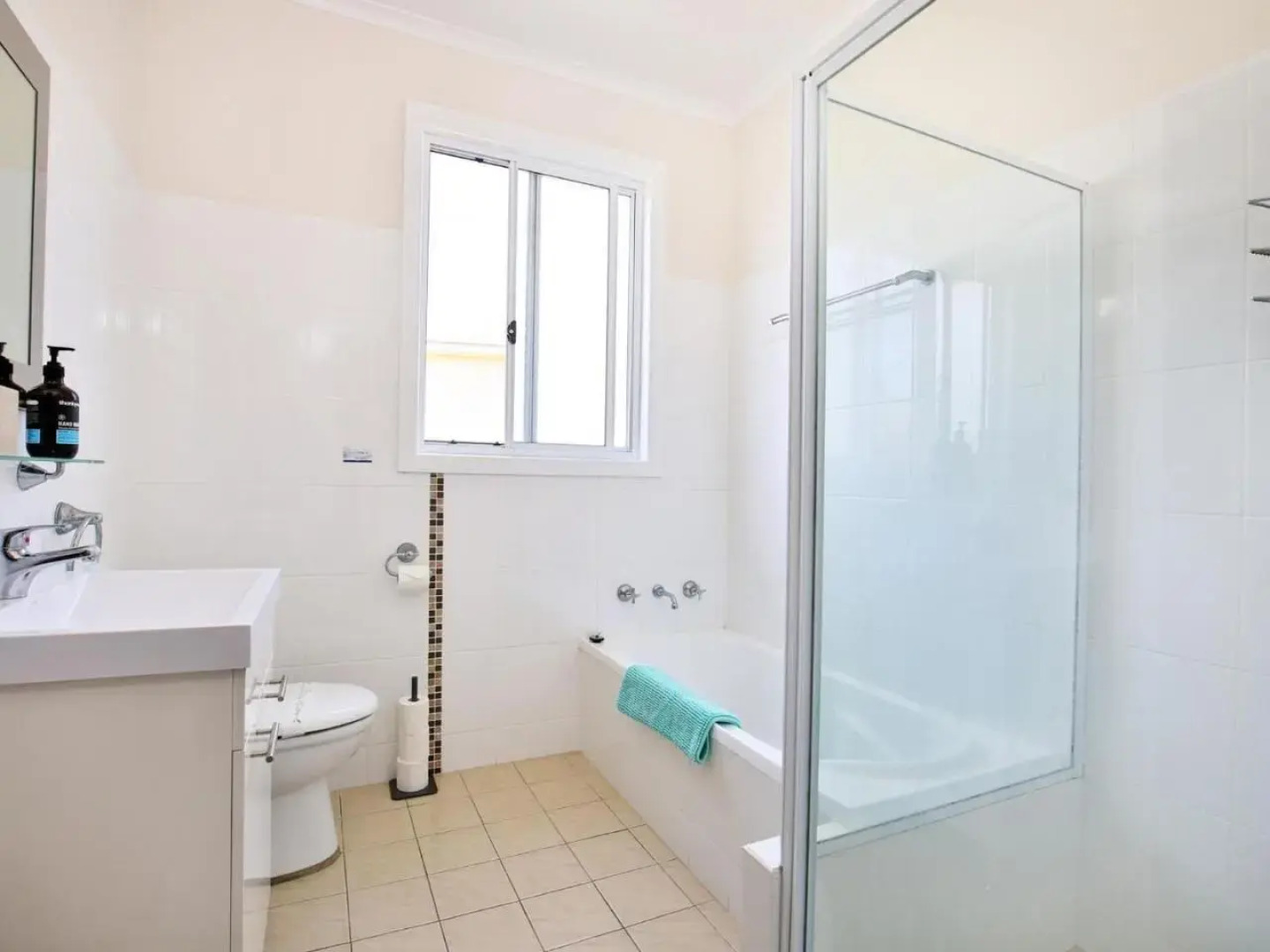 Tilly's Retreat - Pet Friendly - 3 Min Walk to Beach