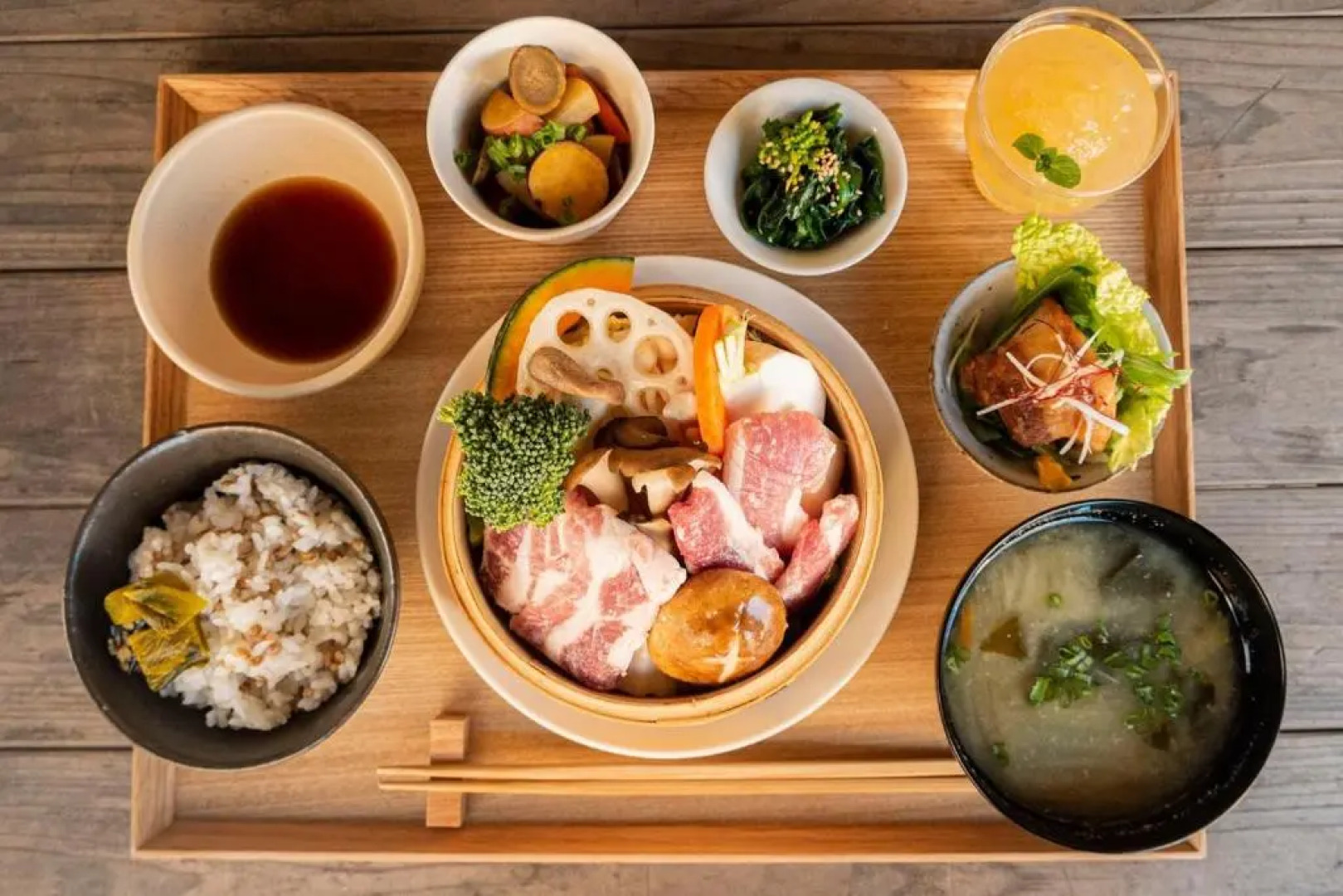 The hostel & Tatami bar UCHIKOBARE