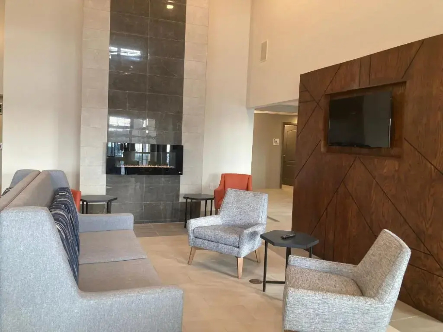 Holiday Inn Express & Suites Port Washington by IHG