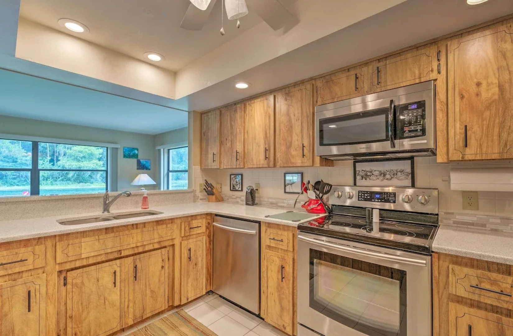 Riverfront Dunnellon Home w/ Dock & Solarium!