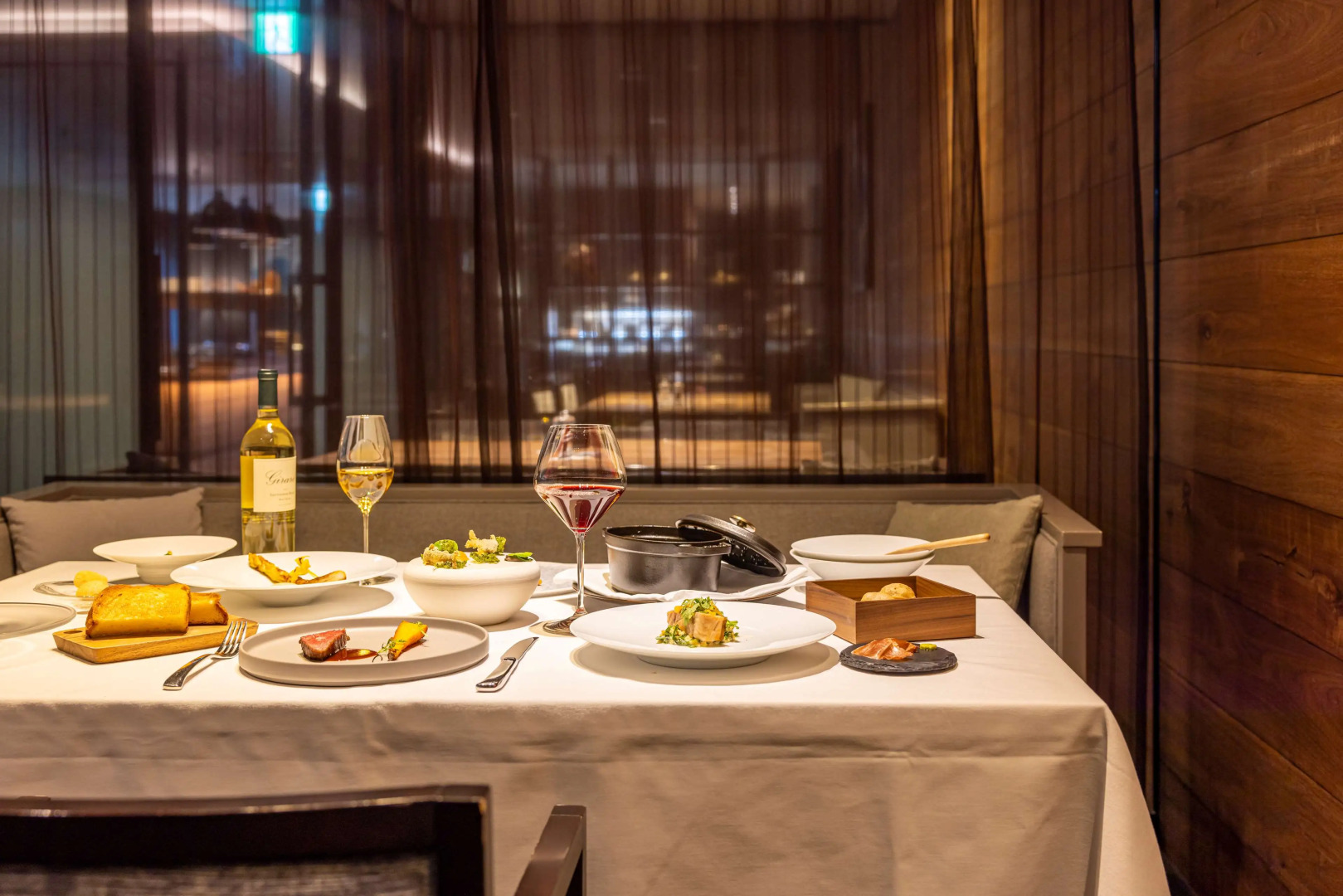 Kyukaruizawa Kikyo, Curio Collection by Hilton