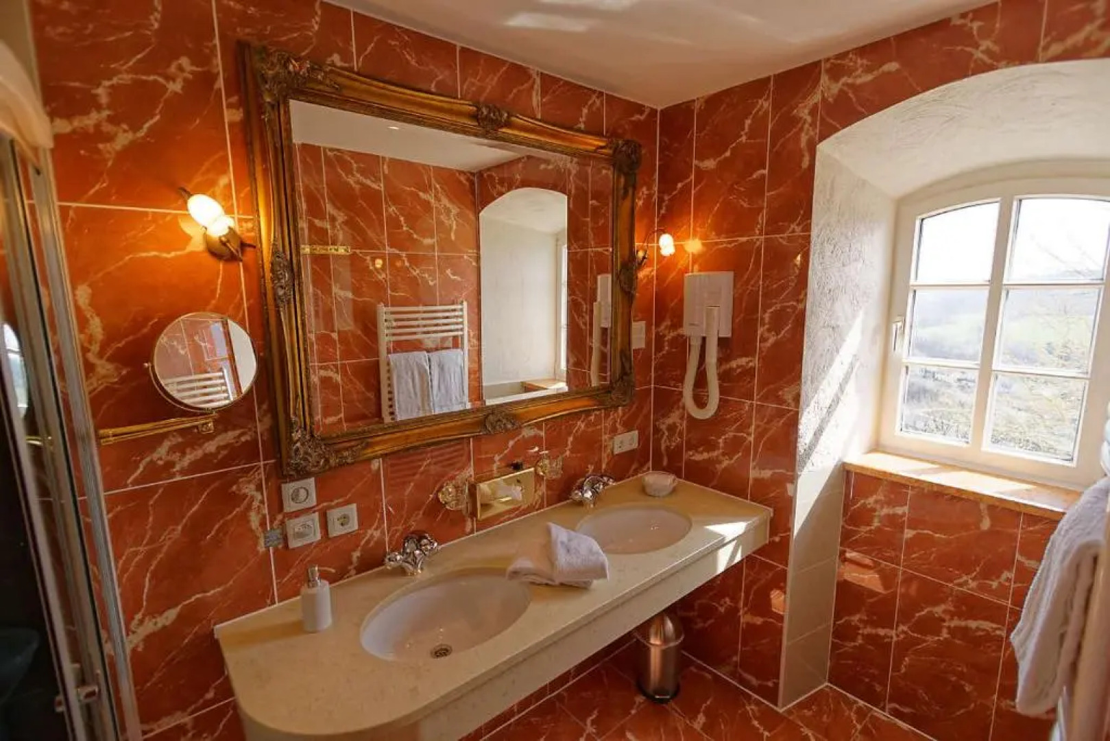 Burghaus & Villa Kronenburg