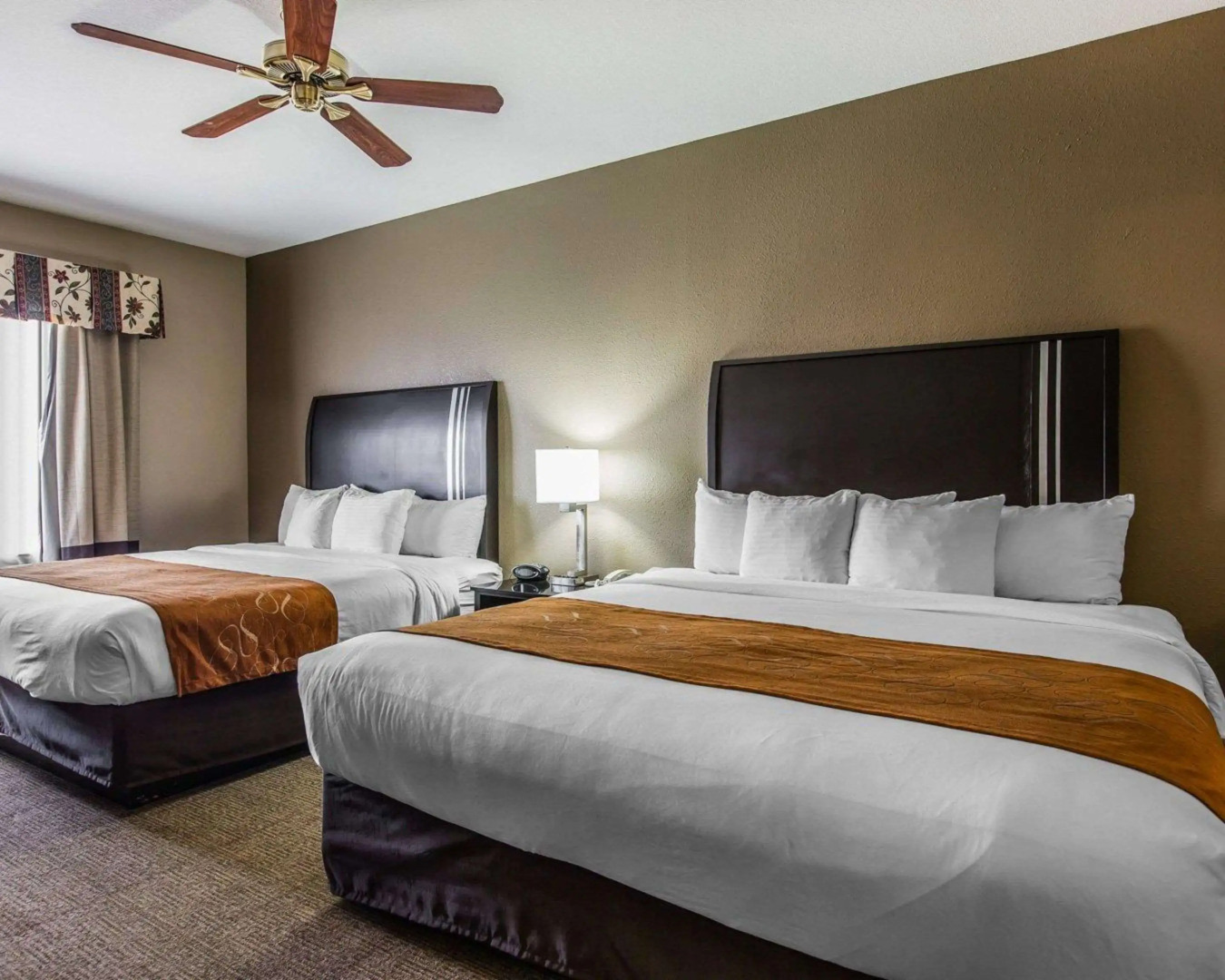 Comfort Suites Bakersfield