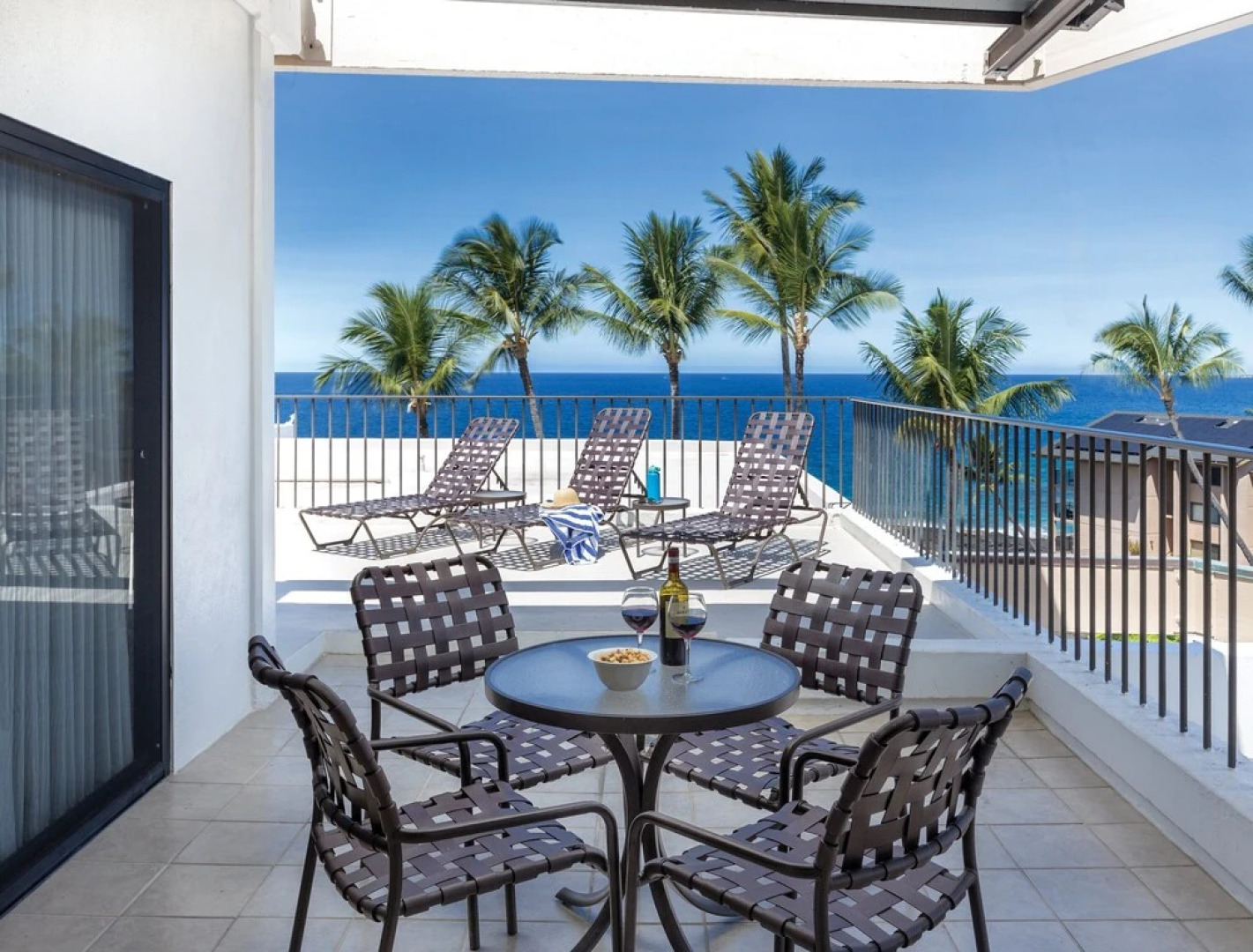 Royal Sea Cliff Condo