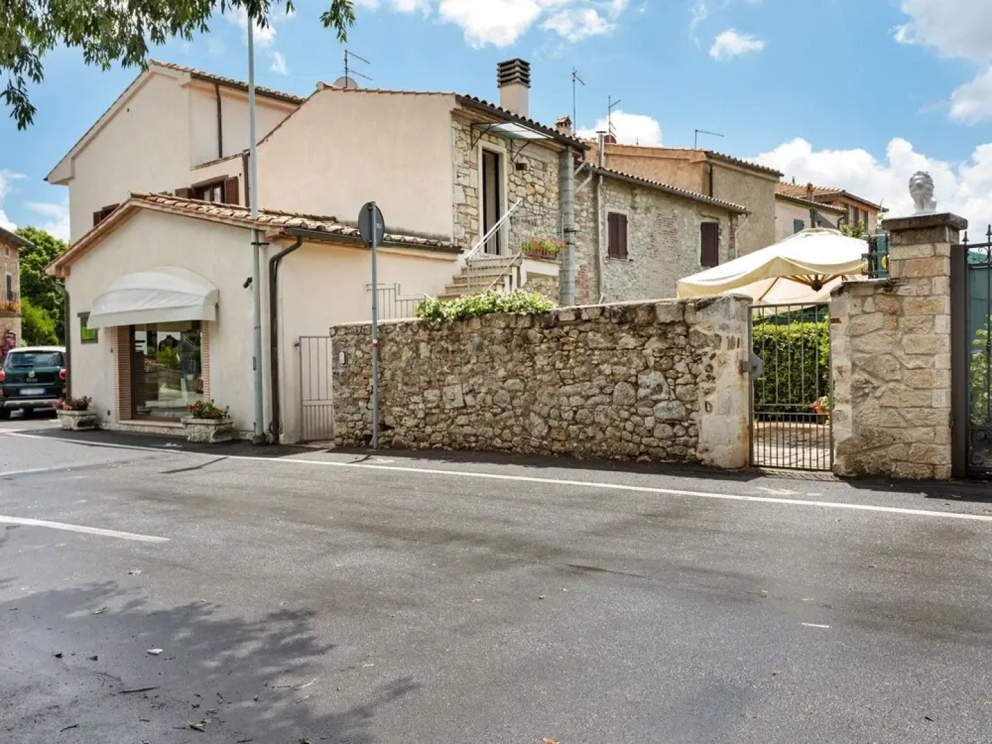 Appealing Holiday Home in Saturnia with Garden