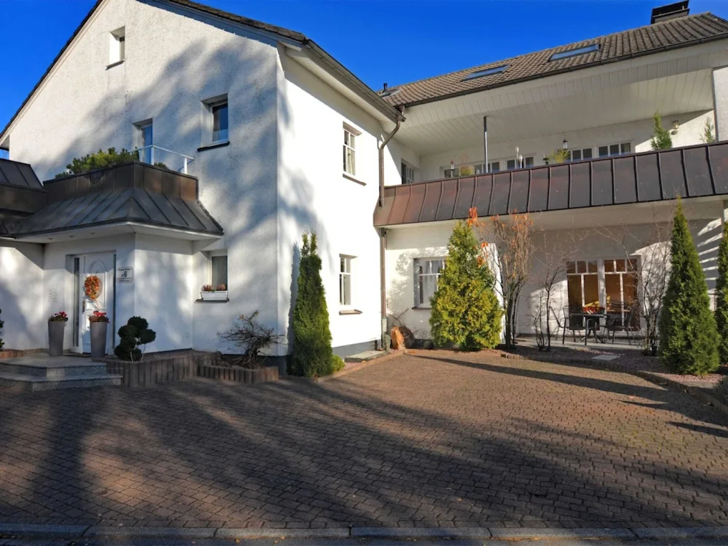 Ground Floor Tasteful Apartment with Terrace & Garden near Brilon