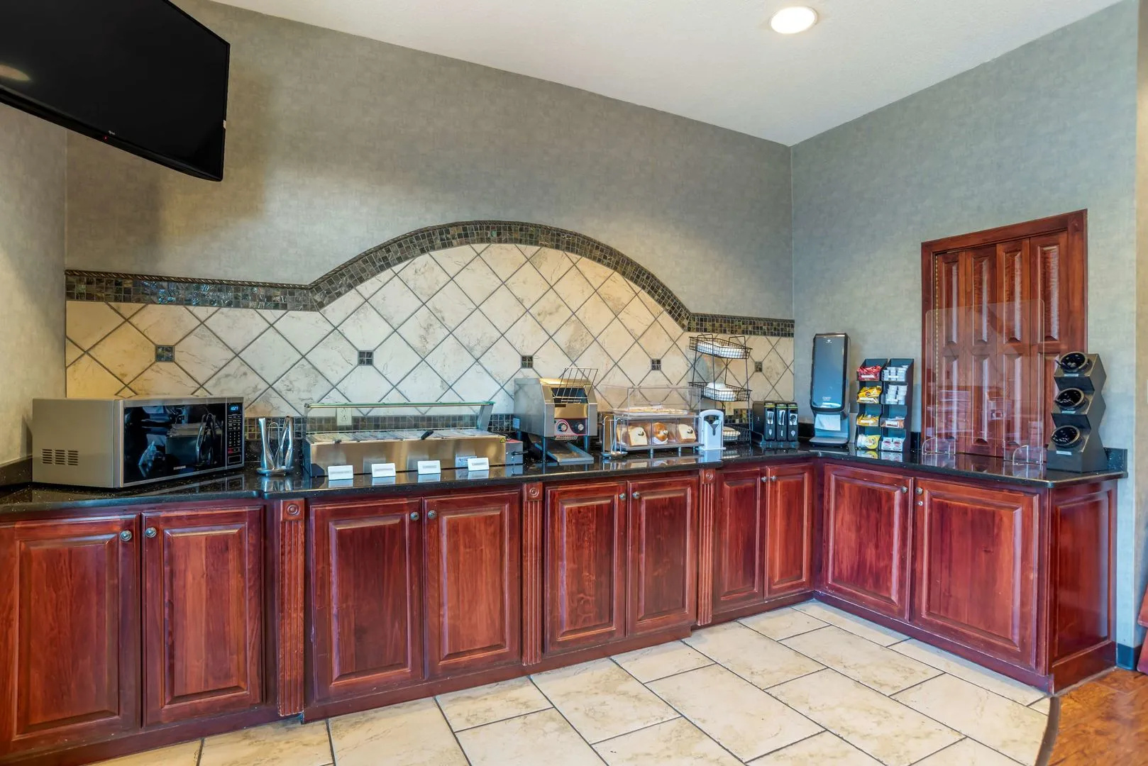 Best Western Plus Two Rivers Hotel & Suites