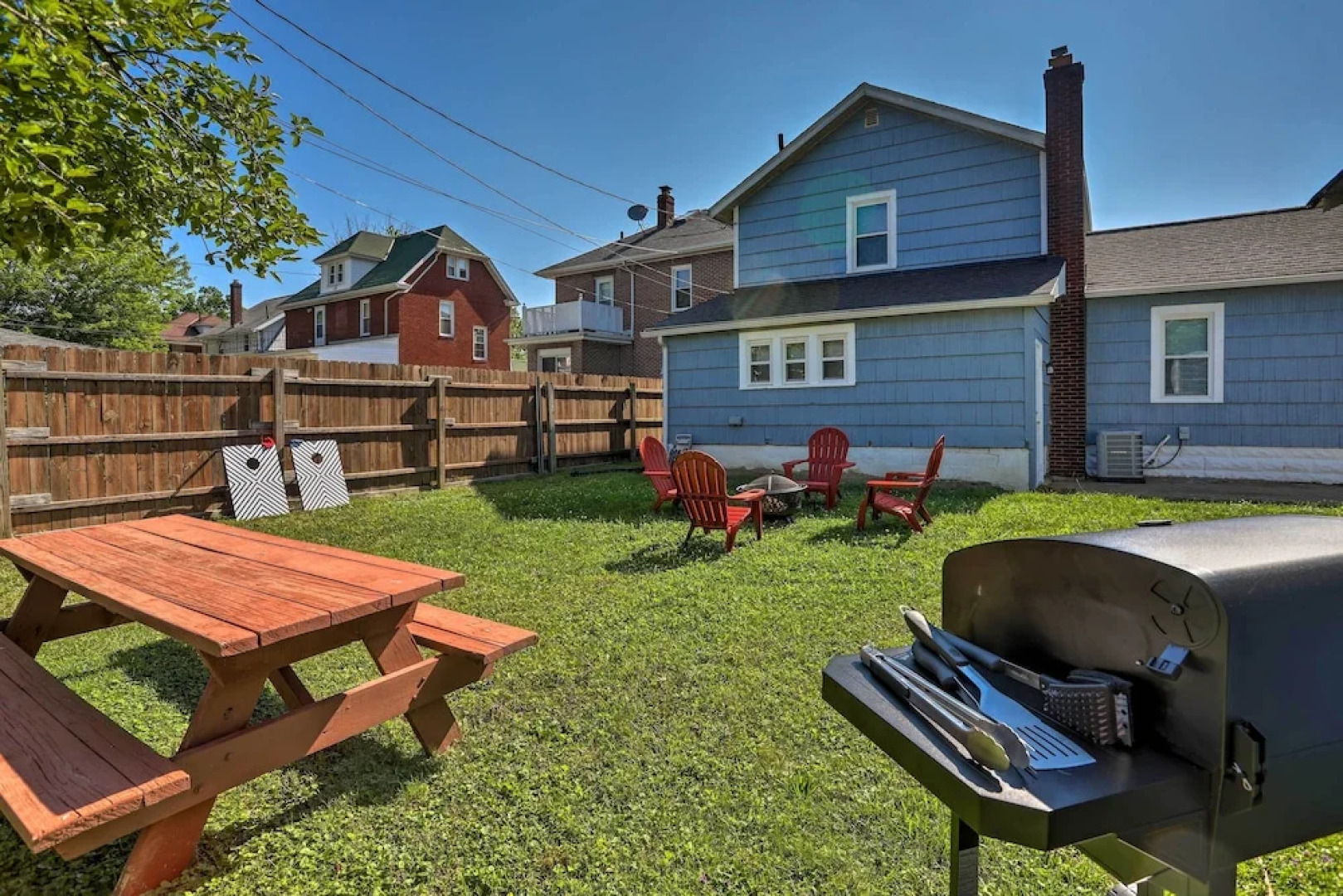 Lorain Lake Cottage < 1 Mi to Lake Erie Fun!