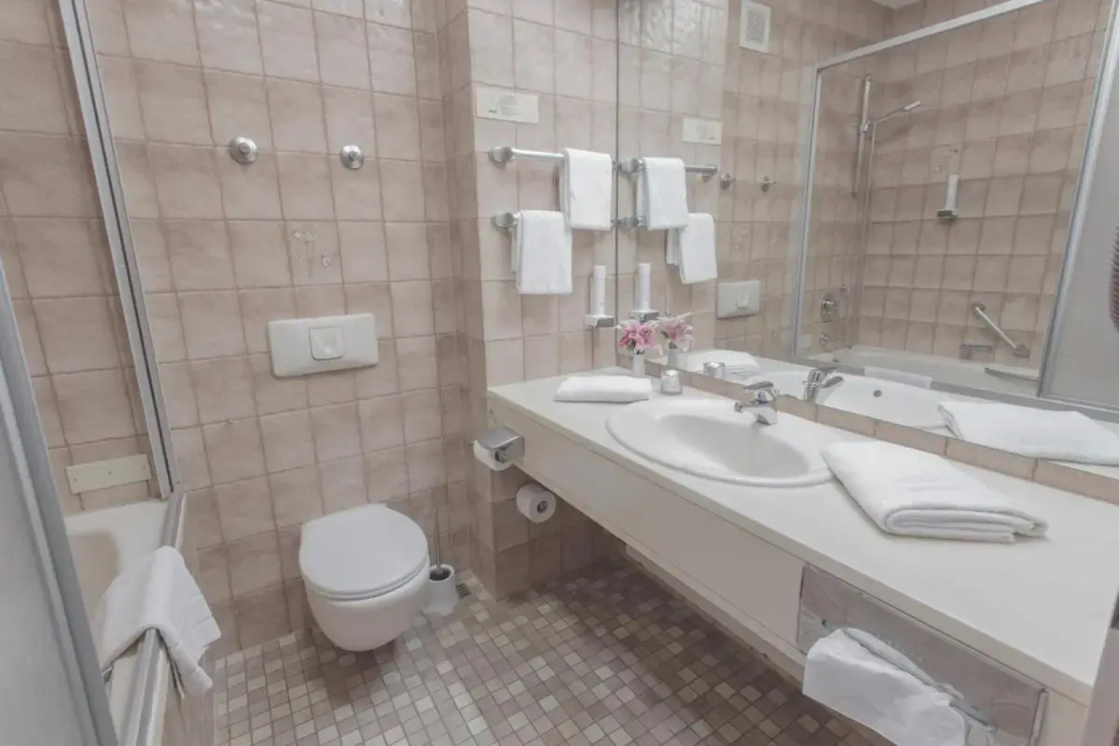 Best Living Hotel Arotel