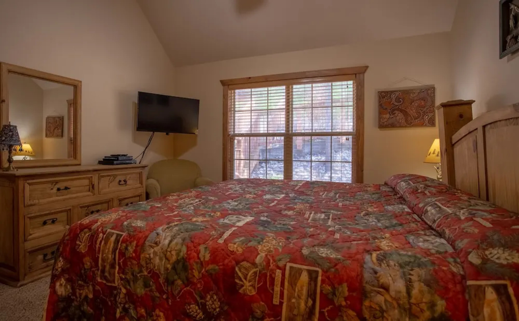 Dakota Lodge 2 Bedroom Home by RedAwning