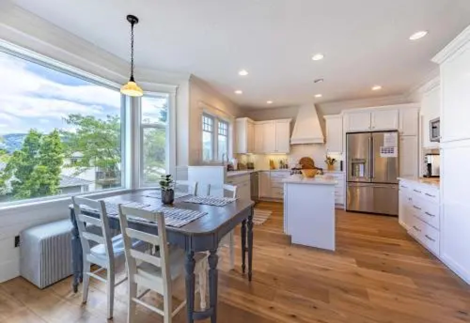 Lincoln River Mt View 4Br 3.5Ba