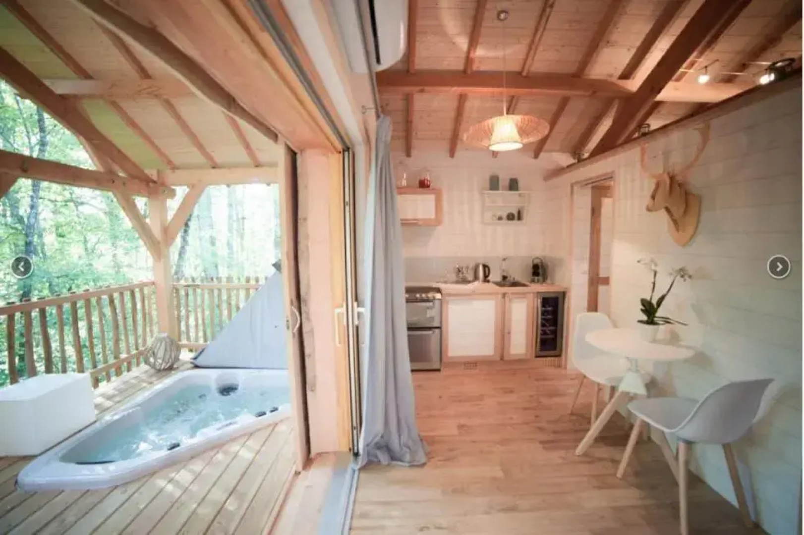 D'emilion de Sens (Adults Only)
