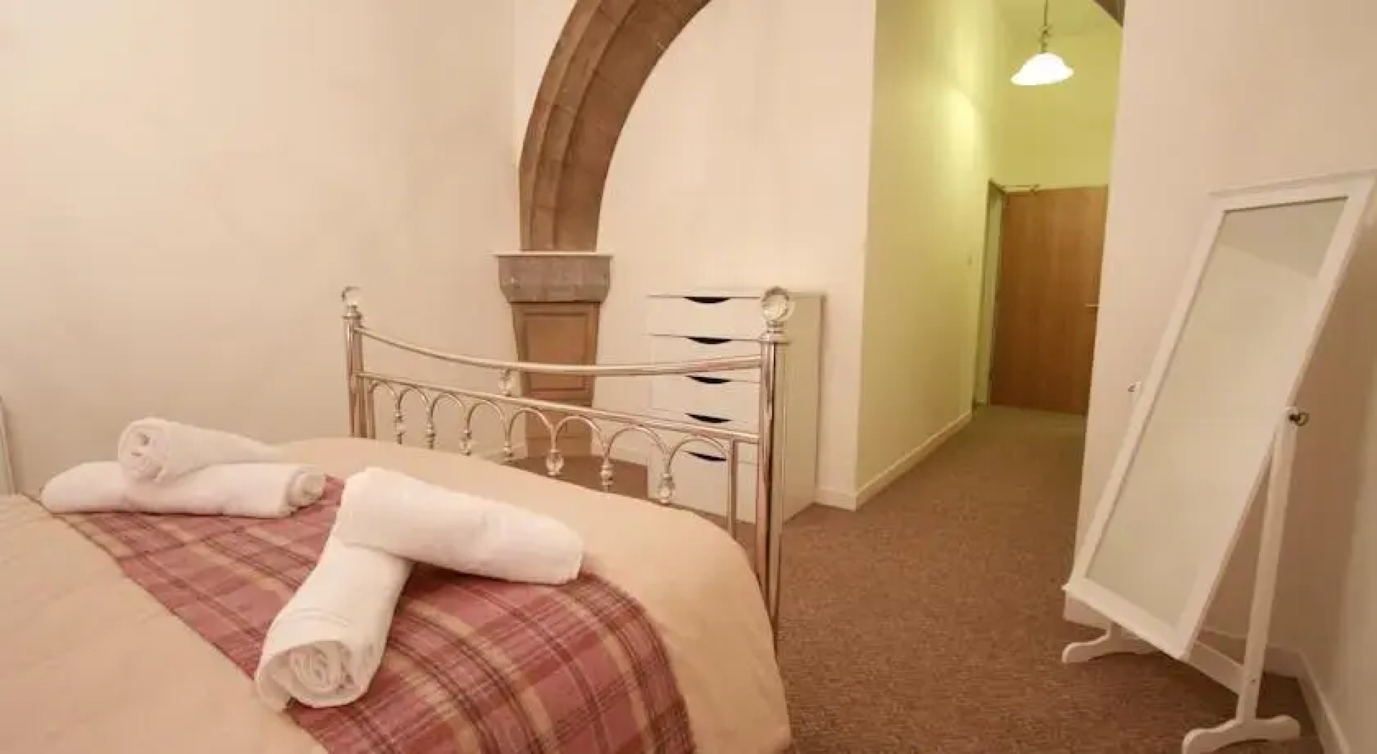 Abbey Church 22 - The Highland Club