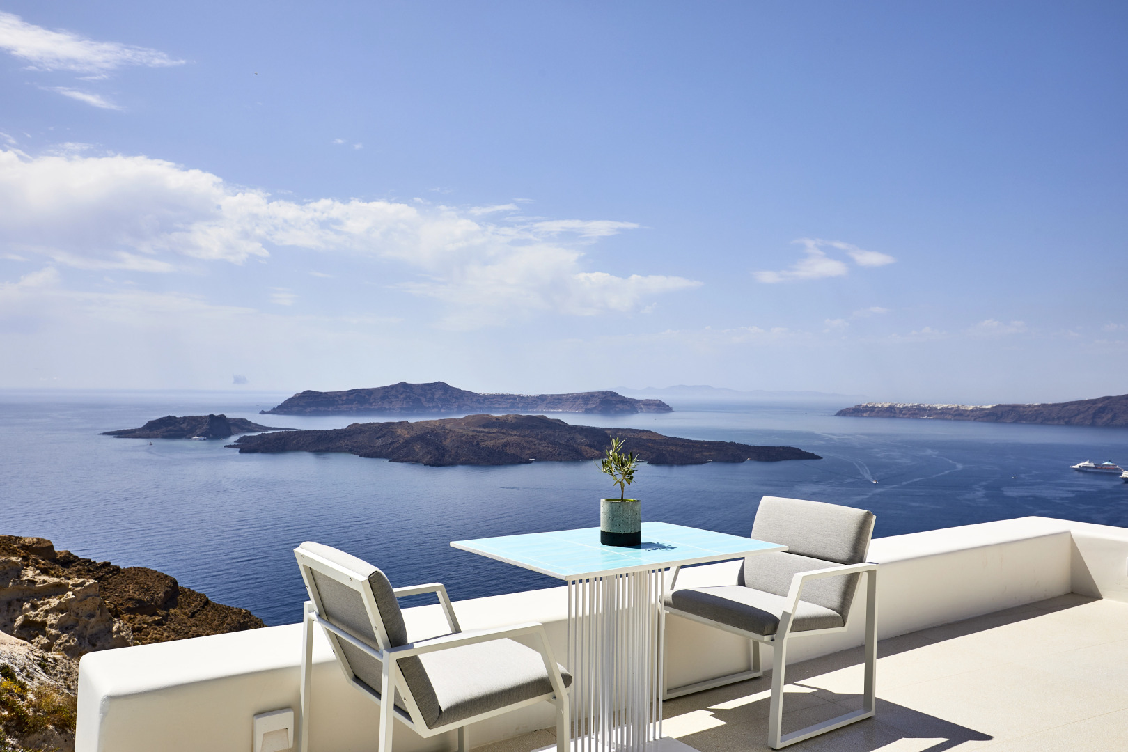 Alti Santorini Suites