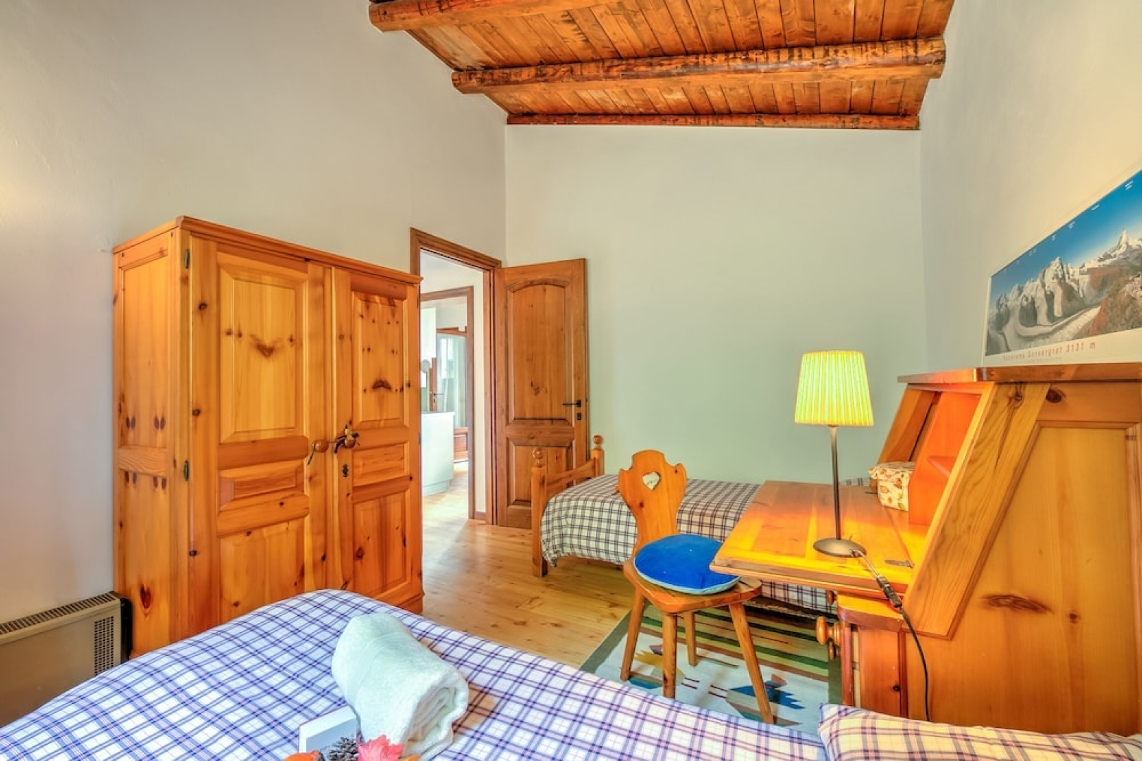 Magic Woodland Escape Lake View