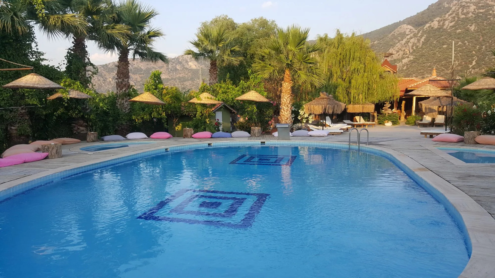 Bahaus Resort