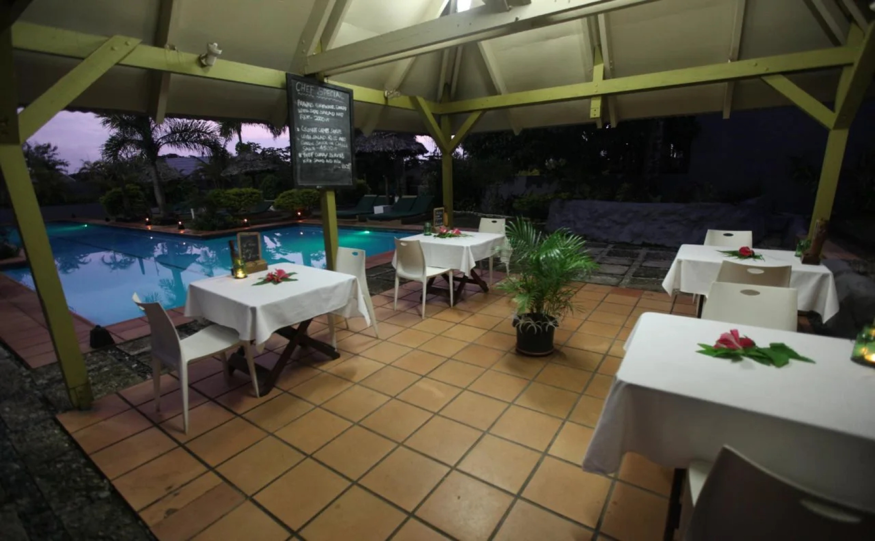 Coconut Palms Resort & Diamond Casino