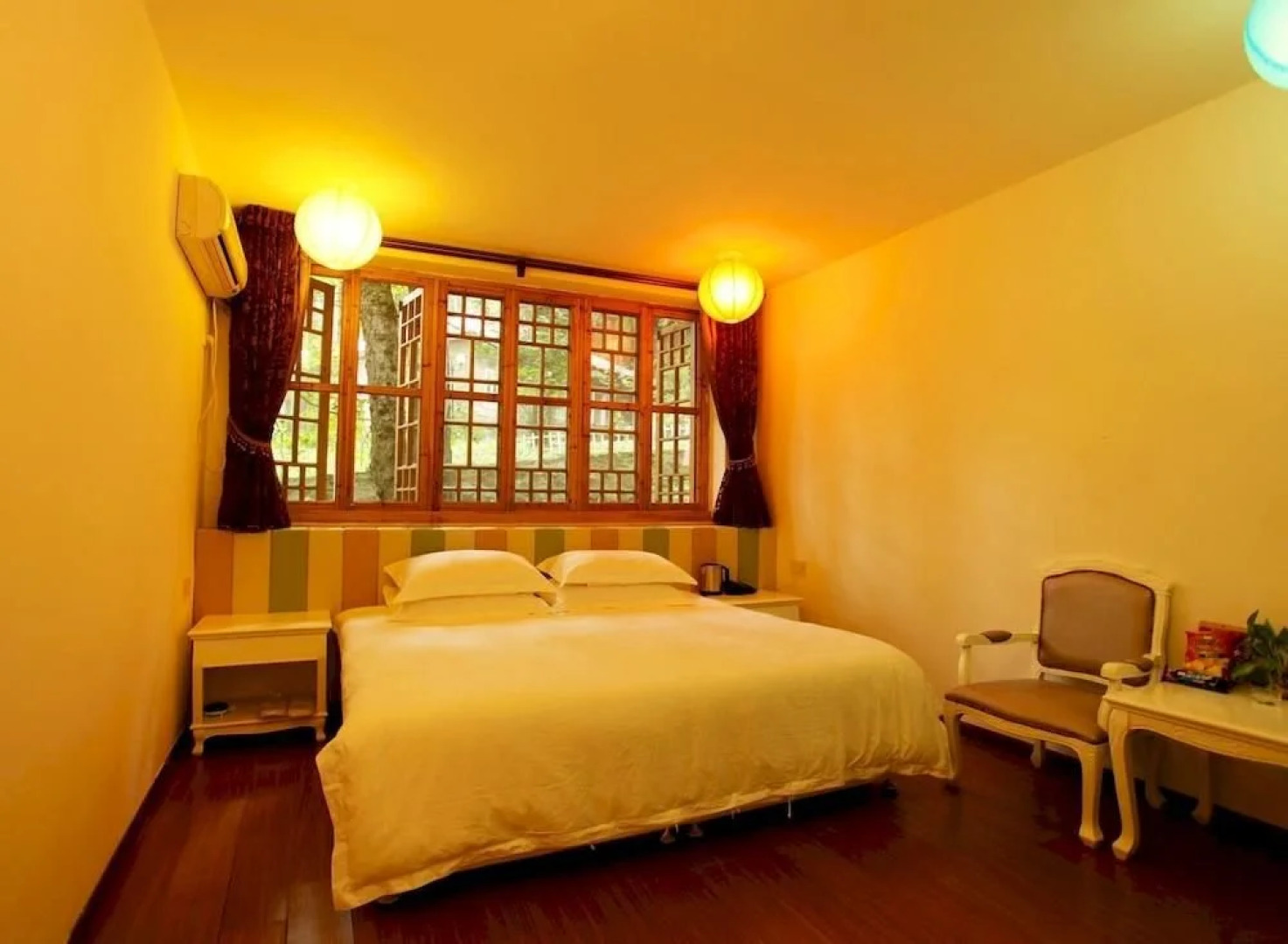 Minglu Villa Boutique Holiday Hotel