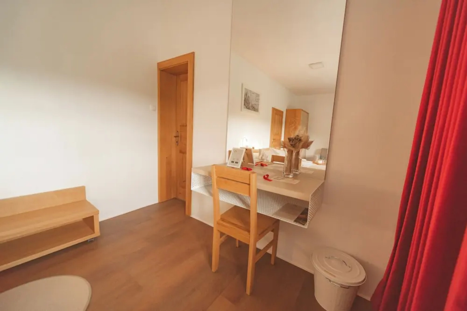 Rooms & Apartments Podsreda Castle