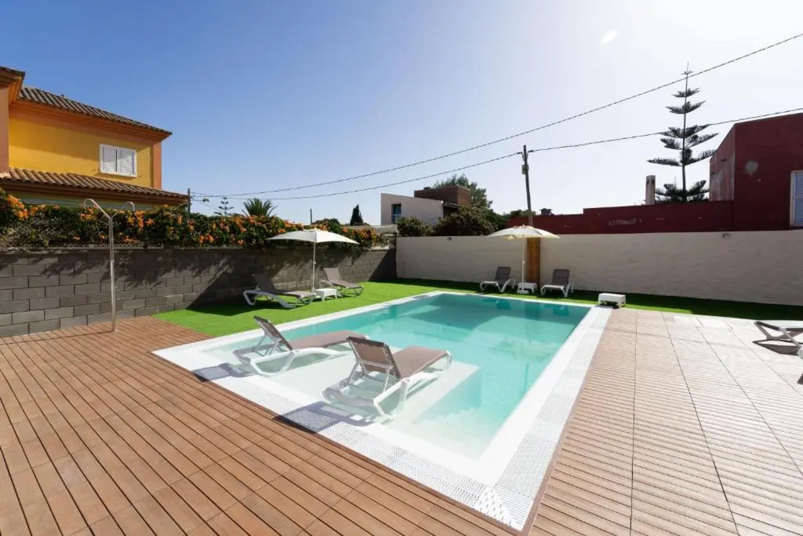 Albor Suites