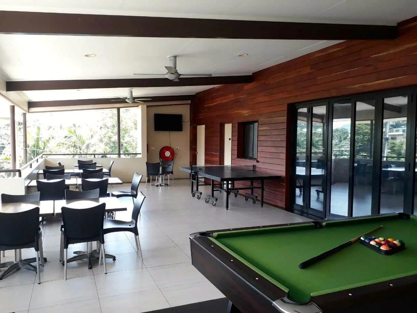 Victoria Palms Hotel