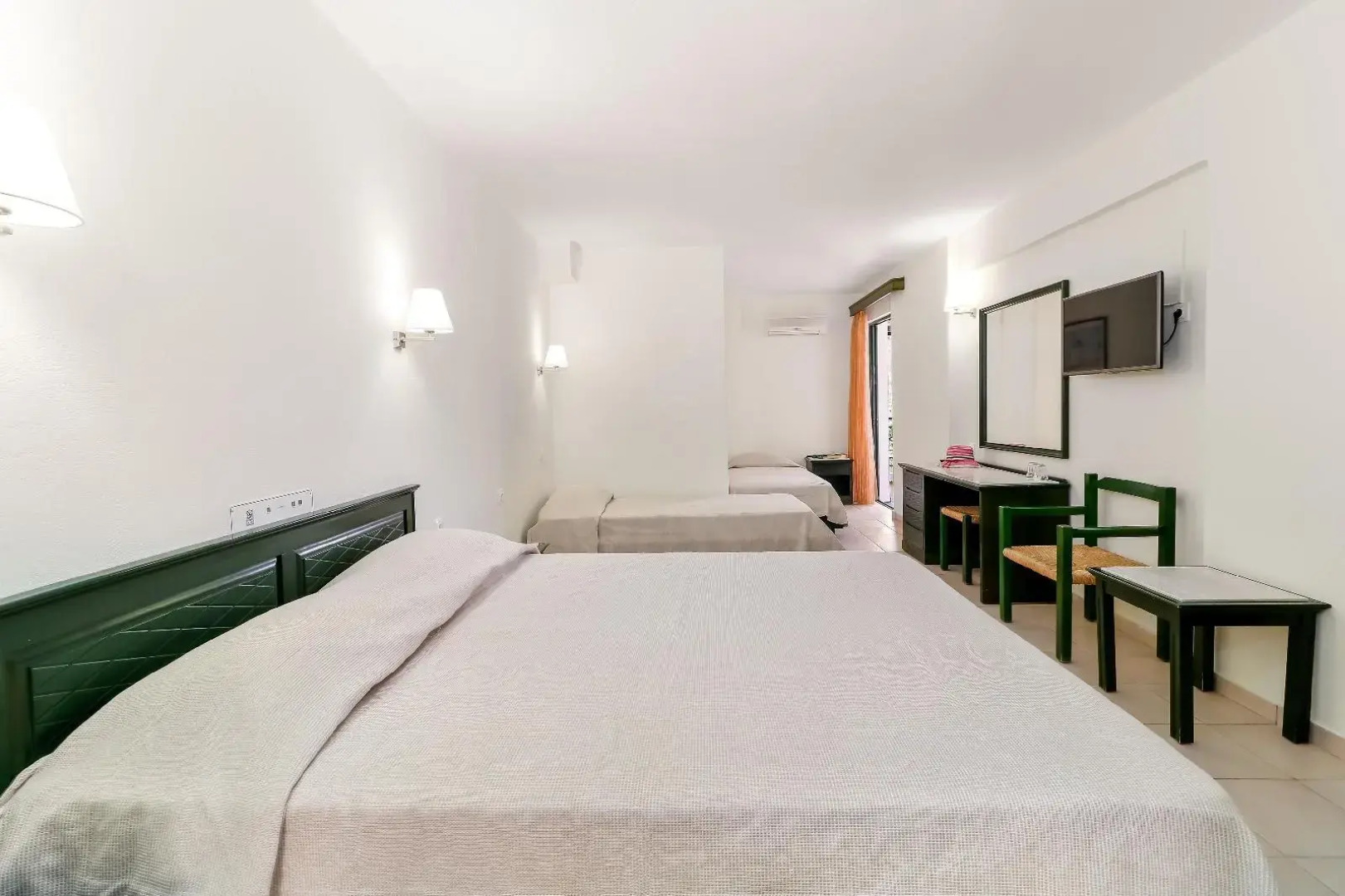 Kournas Village Beach Hotel