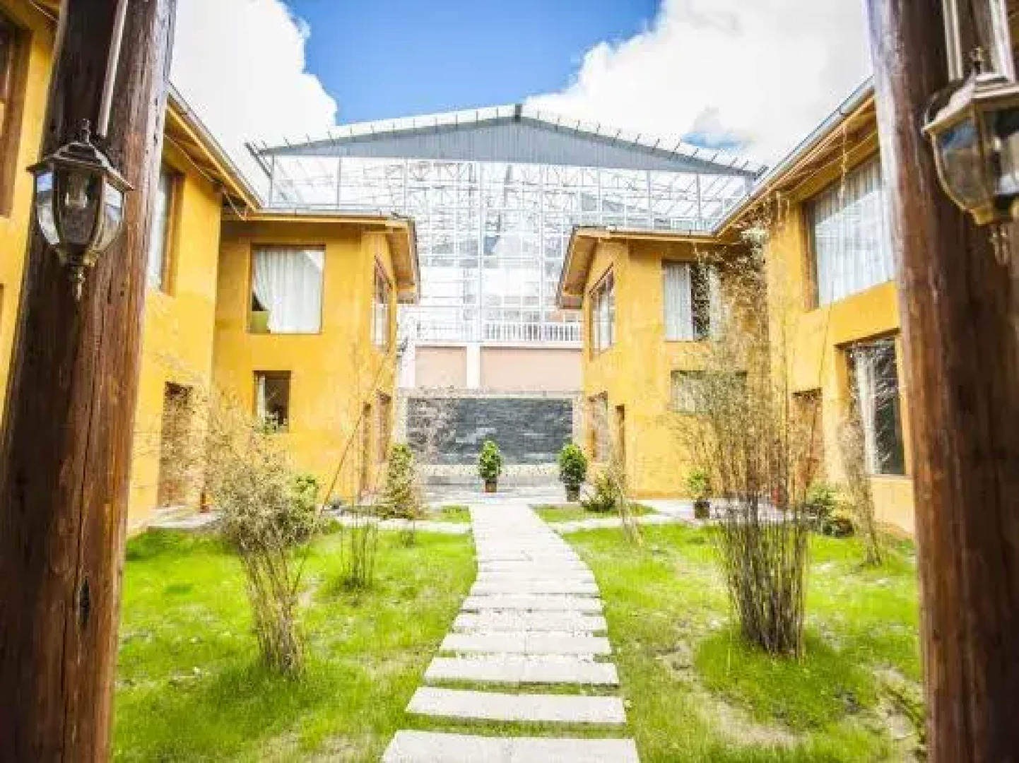 Guzang Xiangbala Diannan Wufu Boutique Inn