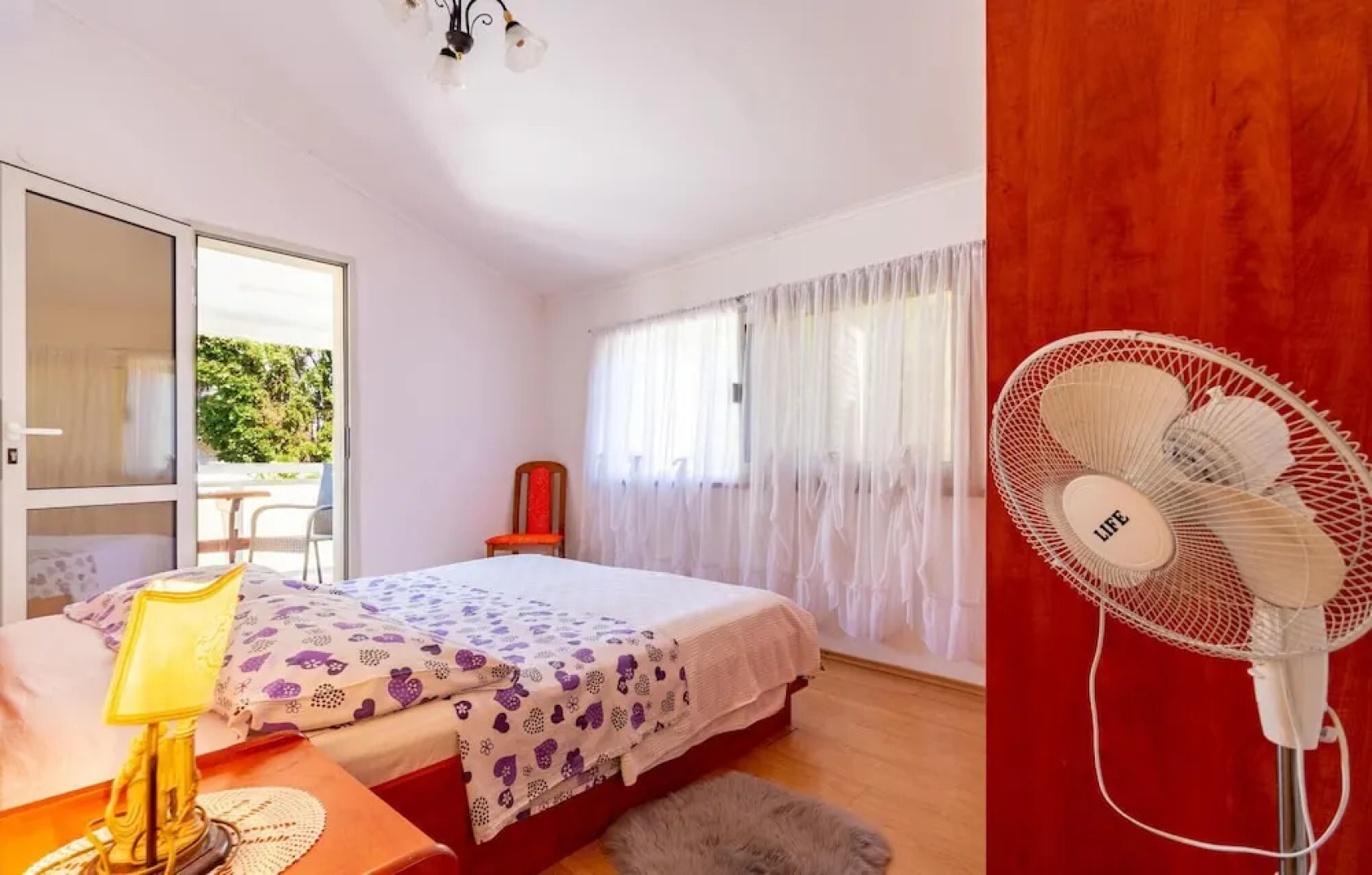 Stunning Home in Zavalatica With Wifi and 2 Bedrooms