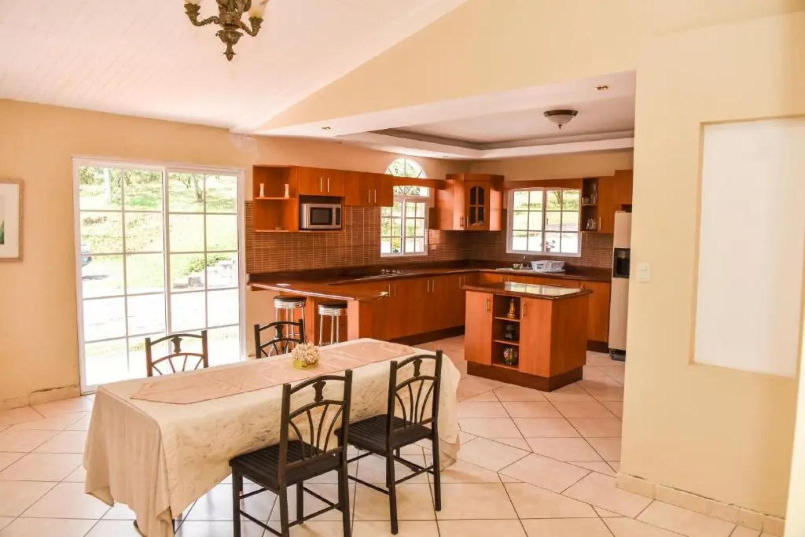 Uyuca Vista Family Villa