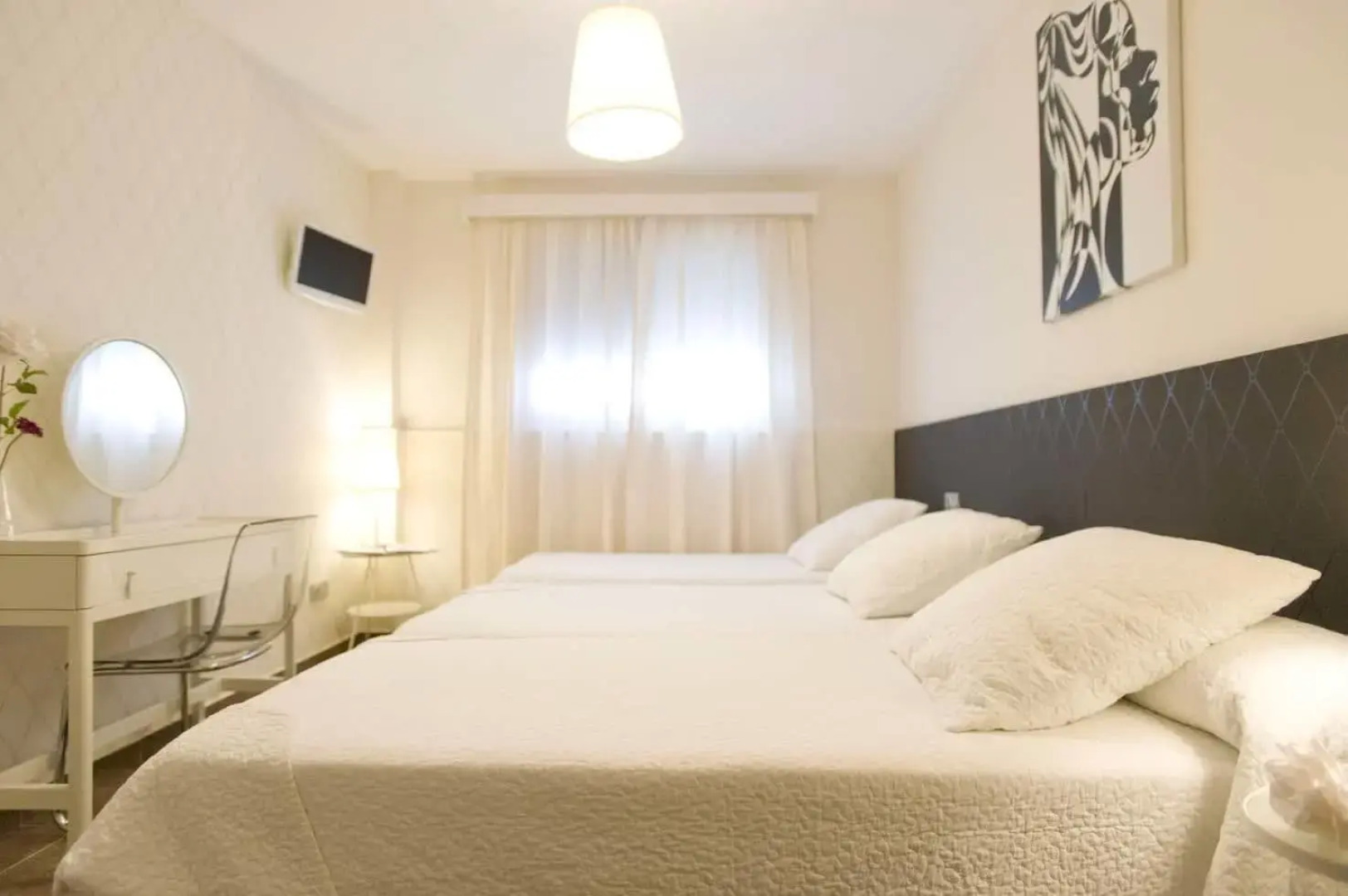 Hospederia Almundo by Alexandra Realty