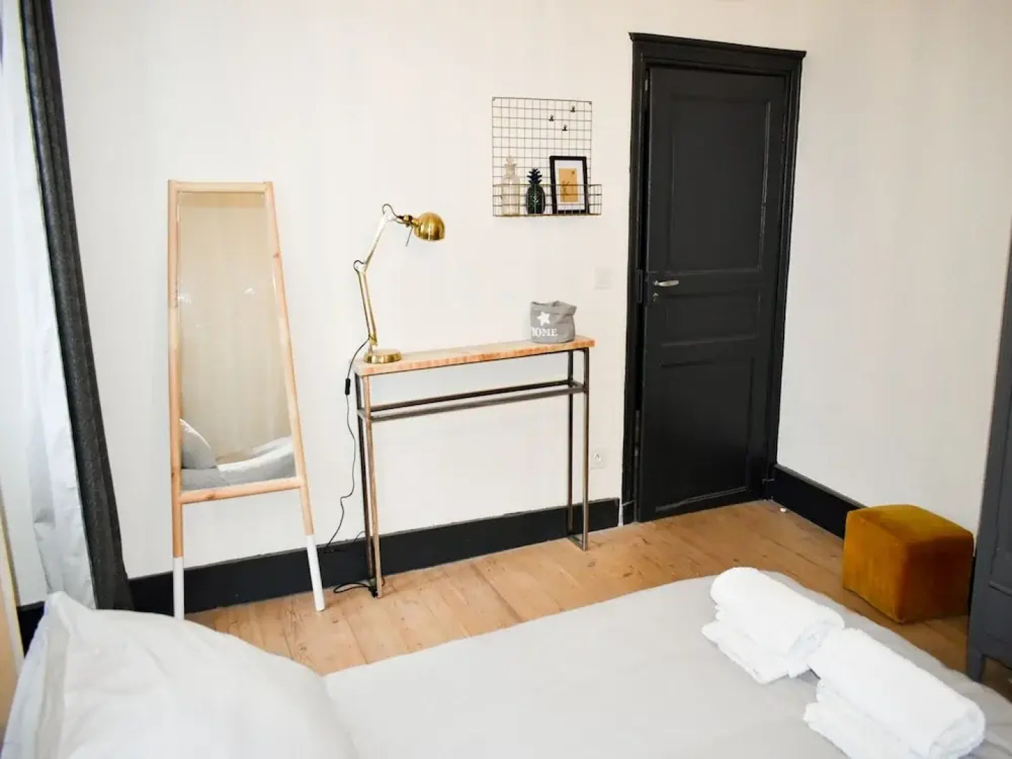 Stylish Renovated Villagehouse With Private Swimming Pool Garden and Lovely View