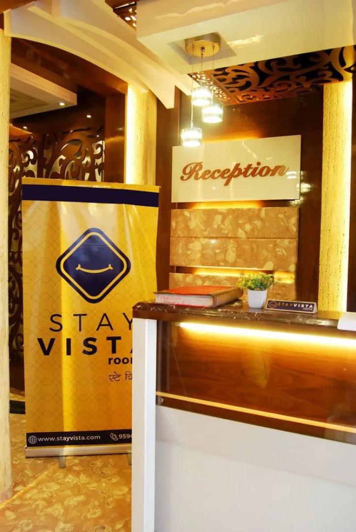 Stay Vista Rooms near Marine Drive