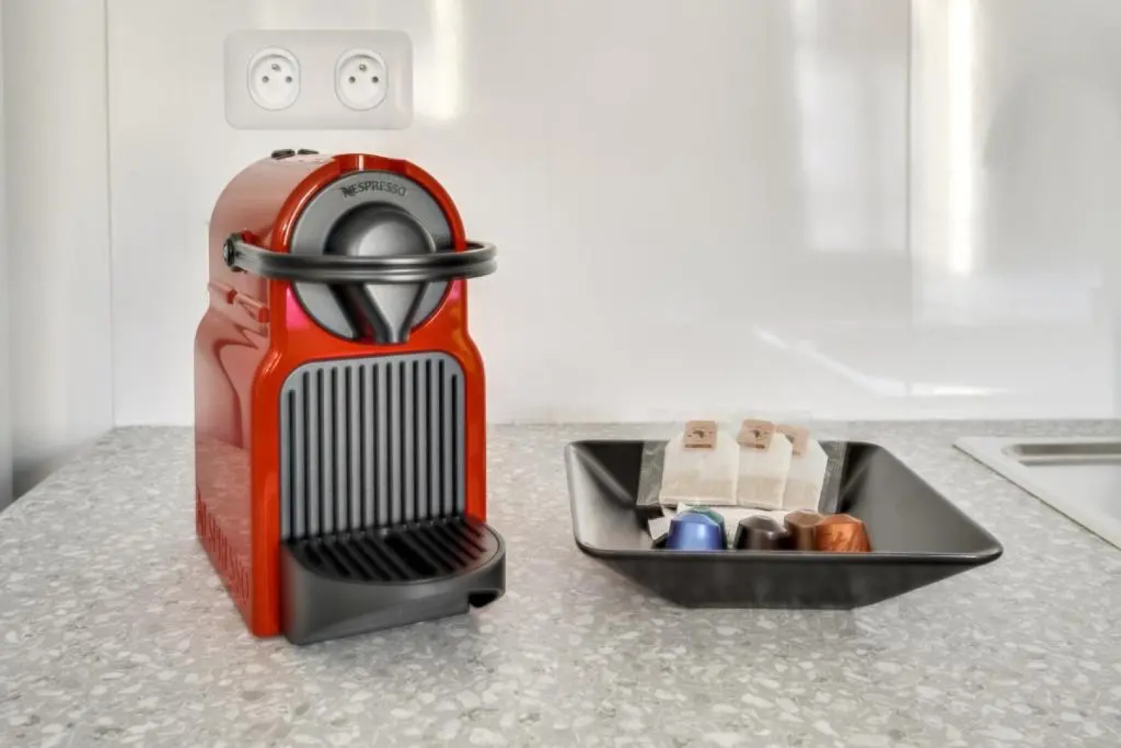 806 Suite Magic, Beautiful APT, Door of Paris