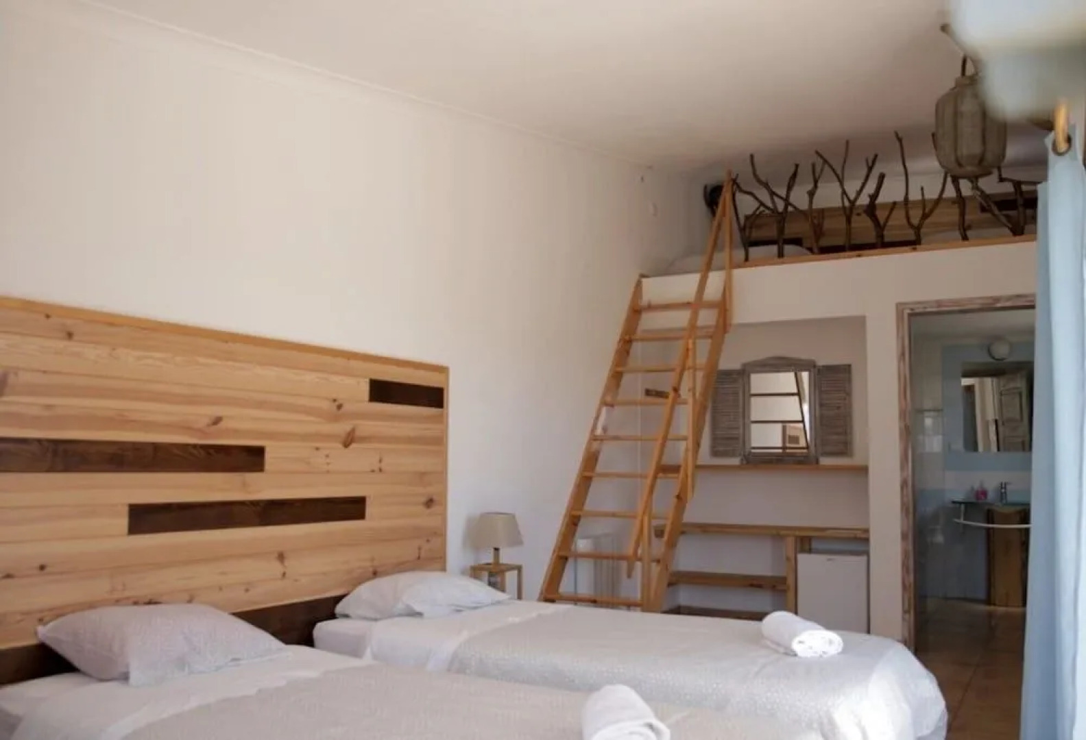 Good Feeling Hostel & Guesthouse