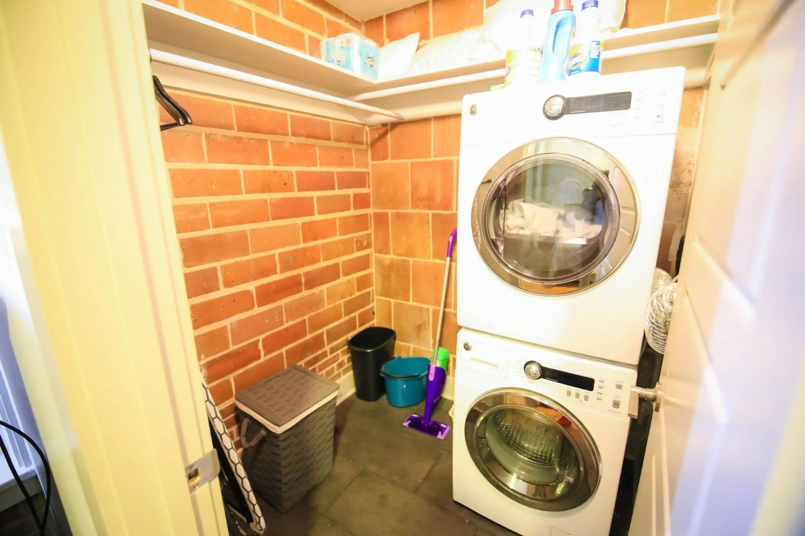 Hosteeva French Quarter Suite & Balcony