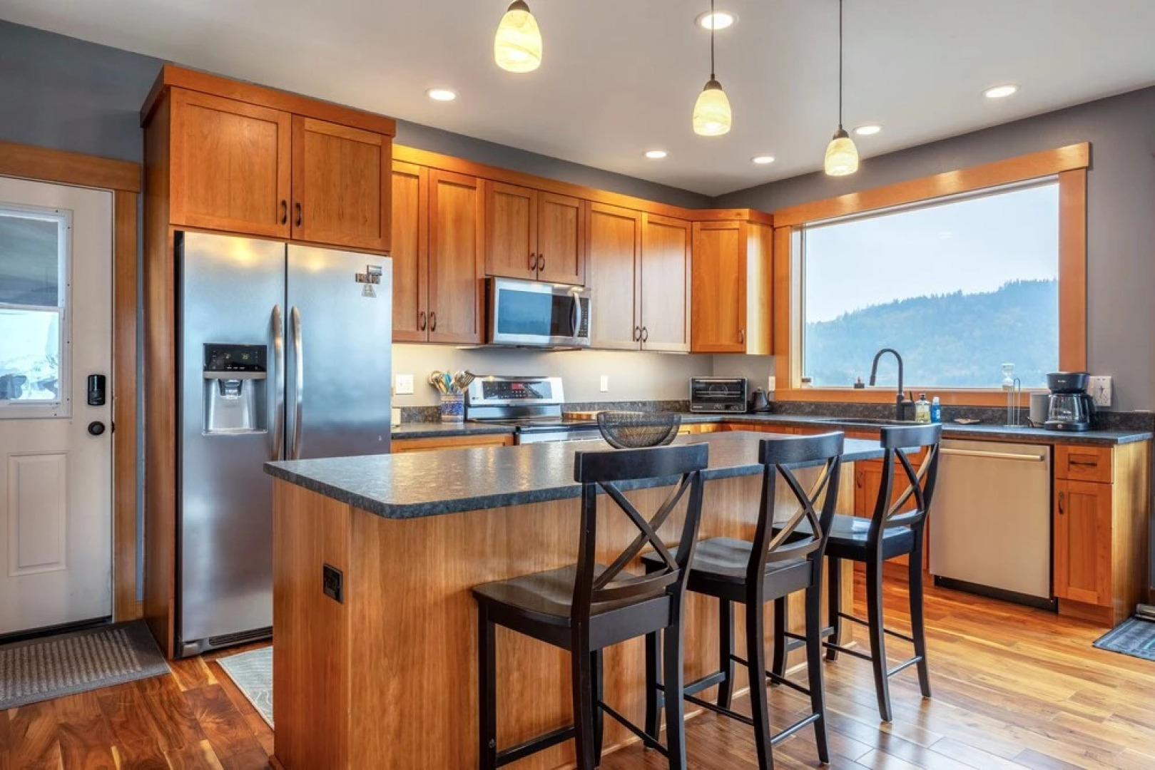 Spring Haus 2 Bedroom Home by RedAwning