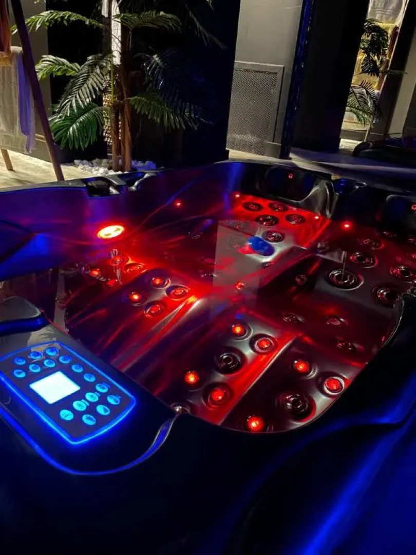 La Suite Grenoble SPA Jacuzzi Et Sauna Privatif (Adults Only)