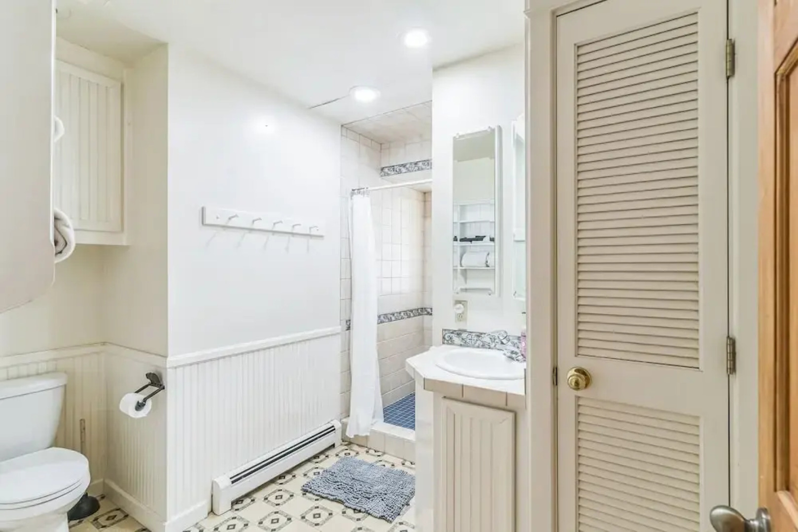 Charming Country 4br Retreat With Riverfront Views 4 Bedroom Cabin