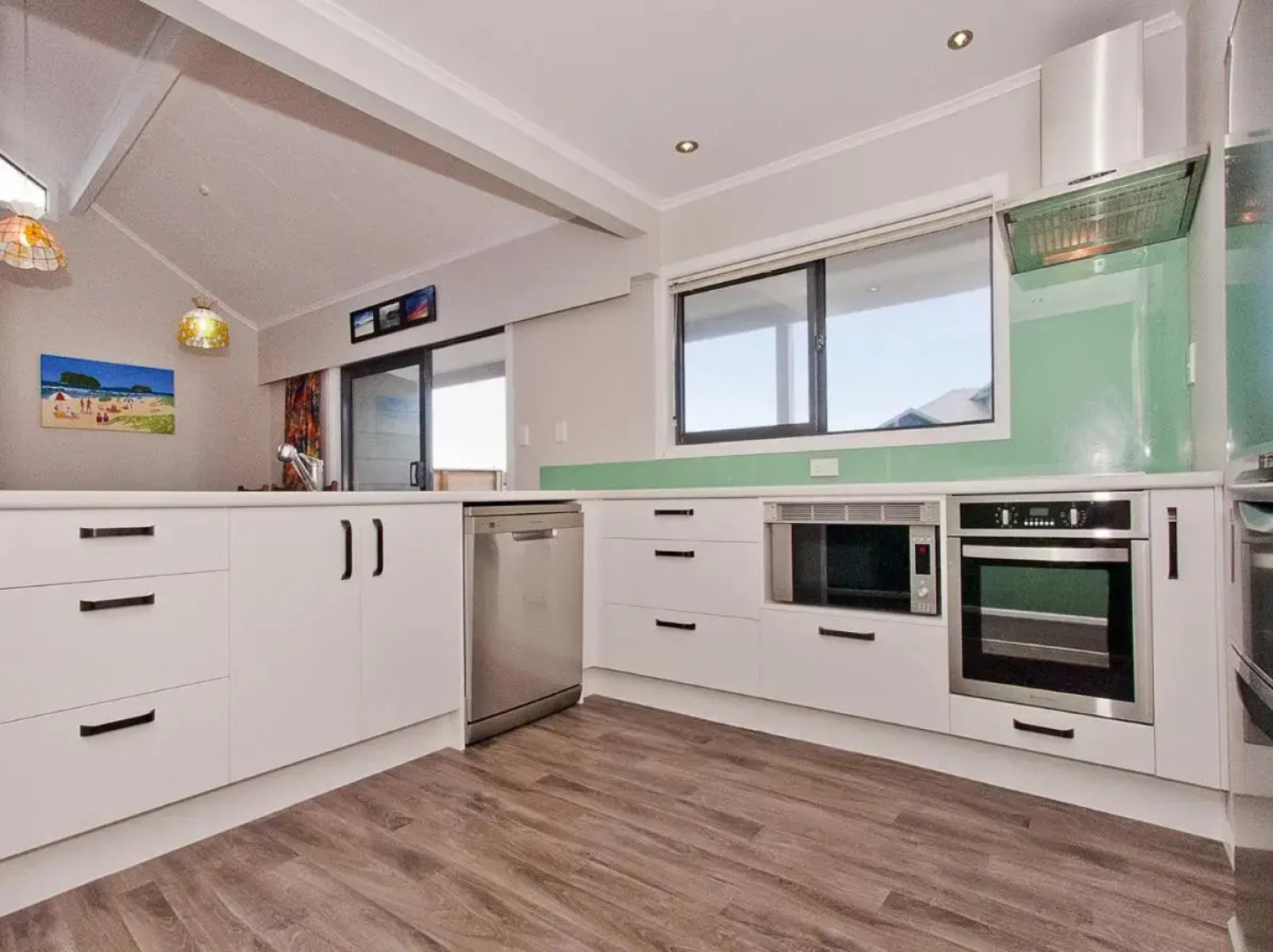 Sea Breeze - Whangamata Holiday Home