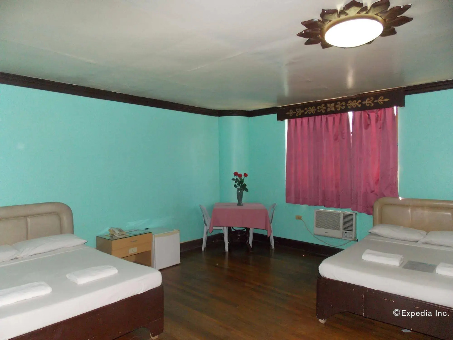 Regatta Residence Hotel