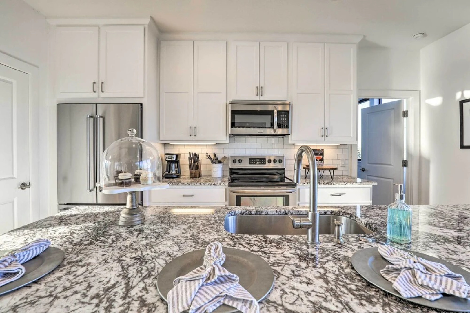 Modern 'lakeview Hilltop Retreat' w/ Game Garage!